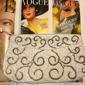 Gorgeous, cream and gold beaded vintage clutch.